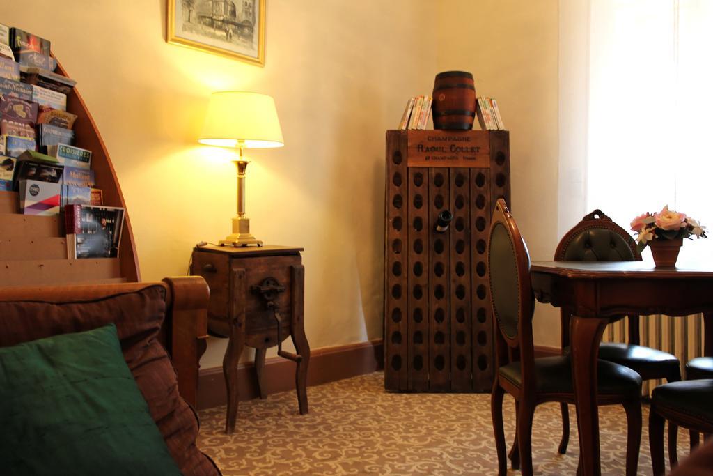 Hotel California Vichy