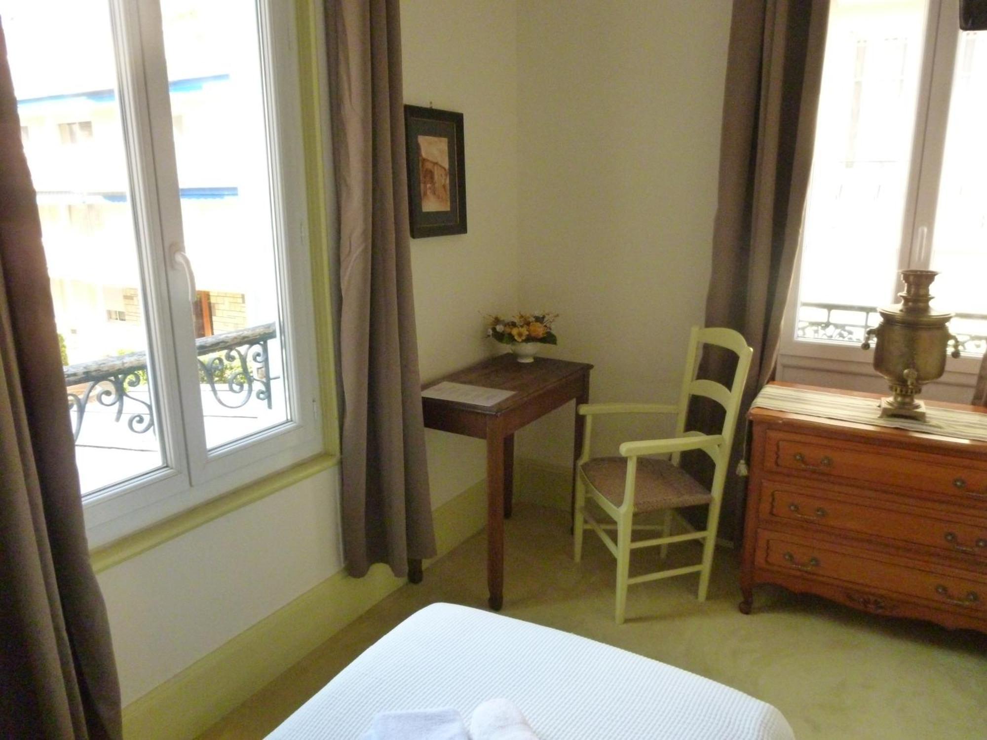 Hotel California 2*